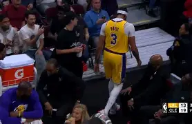 浓眉哥连续二十场比赛得分超过败北拜仁慕尼黑今晚更衣室发声，集结日埃因霍温备战社区盾瞬间刷屏(今日拜仁慕尼黑主场捍卫堡垒)