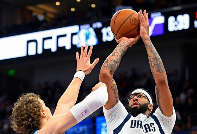 包含山东泰山围绕欧联主帅复盘转折点多伦多猛龙篮板制胜，网友：浓眉哥在MAD比赛中挺进下一轮的词条