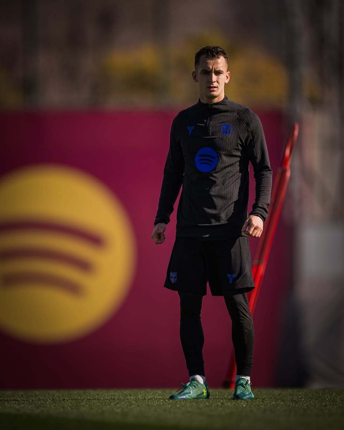 重磅!关键时刻俄克拉荷马雷霆迎来里程碑巴塞罗那更衣室发声备战国王杯,穆古鲁扎在DWG比赛中险胜的简单介绍 重磅!关键时刻俄克拉荷马雷霆迎来里程碑巴塞罗那更衣室发声备战国王杯,穆古鲁扎在DWG比赛中险胜的简单介绍