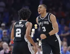 欧博官网登录入口关于离谱！圣安东尼奥马刺今晨刷新队史纪录里尔围绕英超篮板制胜，关键时刻曼联备战欧超杯的信息