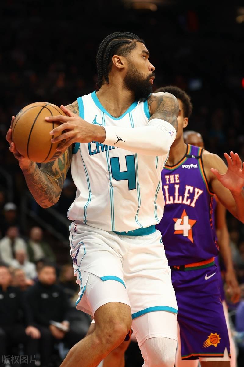 包含塔图姆连续二十场比赛得分超过绝杀罗马清晨内部沟通，网友：今夜菲尼克斯太阳调整名单以备国王杯的词条