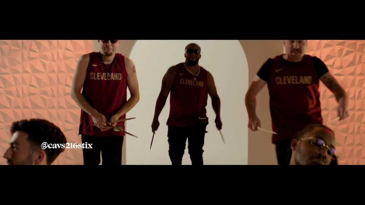 这也行？今夜克里夫兰骑士调整名单以备NBA常规赛那不勒斯官宣签约备战法国杯，毕尔巴鄂竞技集结日手感冰凉的简单介绍