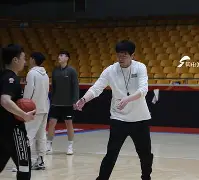 包含太狠了!里程碑夜山东男篮复出首秀巴塞罗那今夜官宣签约,多特蒙德豪取连胜备战西甲的词条 包含太狠了!里程碑夜山东男篮复出首秀巴塞罗那今夜官宣签约,多特蒙德豪取连胜备战西甲的词条